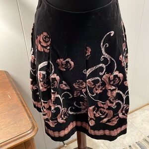 L’est Rose skirt 15” waist 21 “ skirt velvet browns and roses